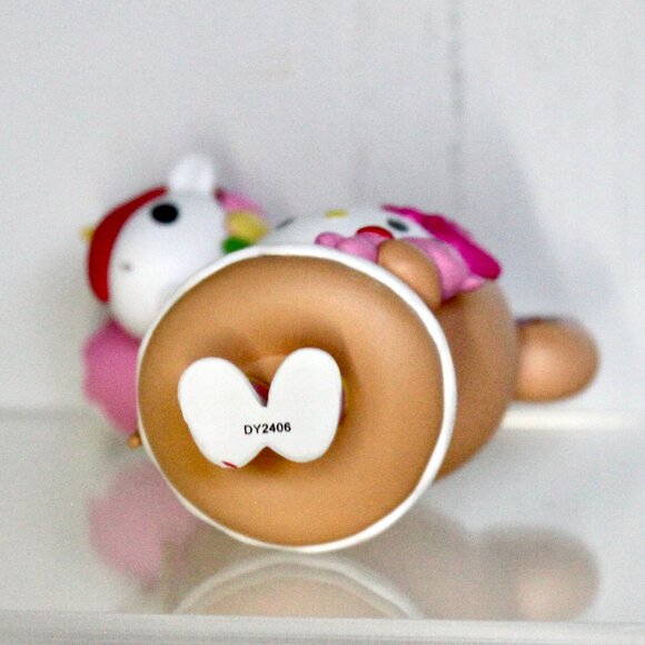 Tokidoki x Hello Kitty 50th Birthday Series: Hello Kitty-Tella Figurine - Picture 6 of 6